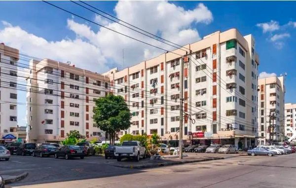 97792 - For sale: Thanommit Park condominium, close to all amenities, market, community and convenient travel.