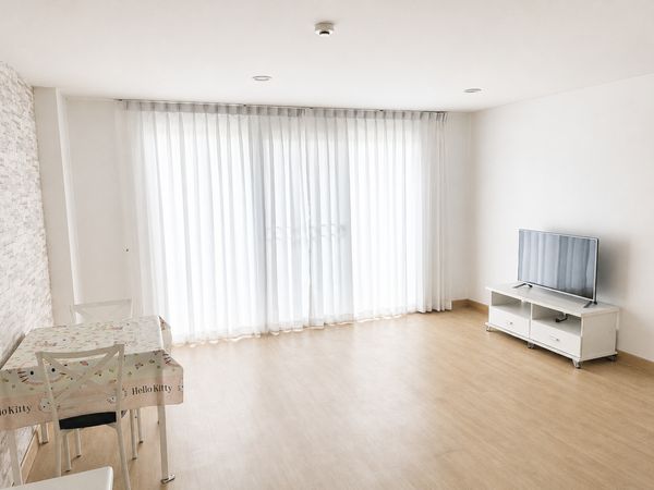 🔥 Large condo room, Khlong Kum location, only 1.8 million baht! 🏡 D5 Condominium