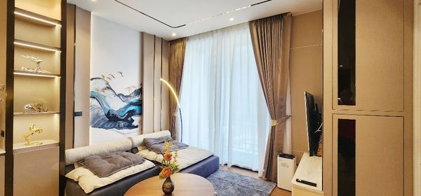 Condo for rent, super luxury, Lang Suan-Tonson location (2 bedrooms, 3 bathrooms, large size, 96.5 sq m.), superior quality society. Maximum privacy, close to BTS Chidlom and Central Embassy.