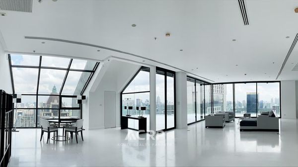 ขายคอนโด penthouse condo 4 นอน ย่านสาทร