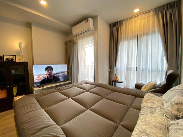 ✨ New condo, Pet-Friendly, in the heart of Lat Phrao Intersection, opposite Union Mall, walking distance to MRT and BTS, fully furnished. Ready to move in