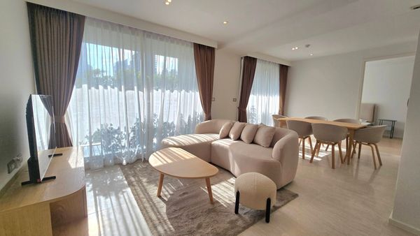 ให้เช่า Craft Ploenchit 2 ห้องนอน ใกล้ BTS เพลินจิต เพียง 190 เมตร