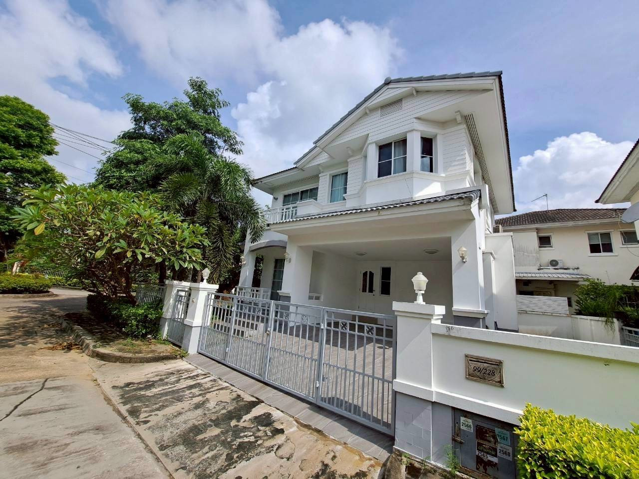🏡 ขาย / ให้เช่า บ้านเดี่ยว มัณฑนา อ่อนนุช–วงแหวน 1 | สุขาภิบาล 2 | 79 ตร.วา | ใกล้เมกาบางนา สนามบินสุวรรณภูมิ 💵 ค่าเช่า 40,000 บาท / เดือน Tel. 084-694-8888 – รูปที่ 2
