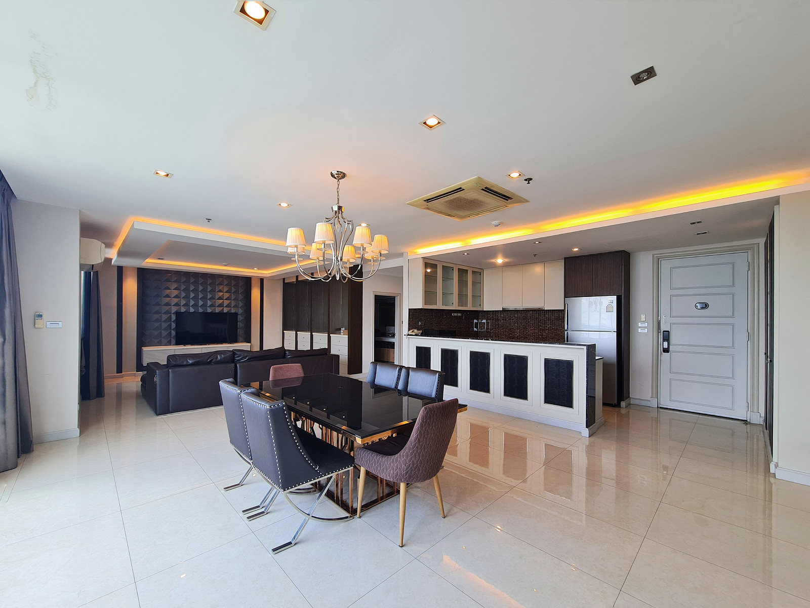 For rent: Duplex Penthouse 3-bedroom | The Four Wings Residence Srinakarin, near Samitivej Hospital. For rent: Duplex Penthouse 3-bedroom | The Four Wings Residence Srinakarin, near Samitivej Hospital.