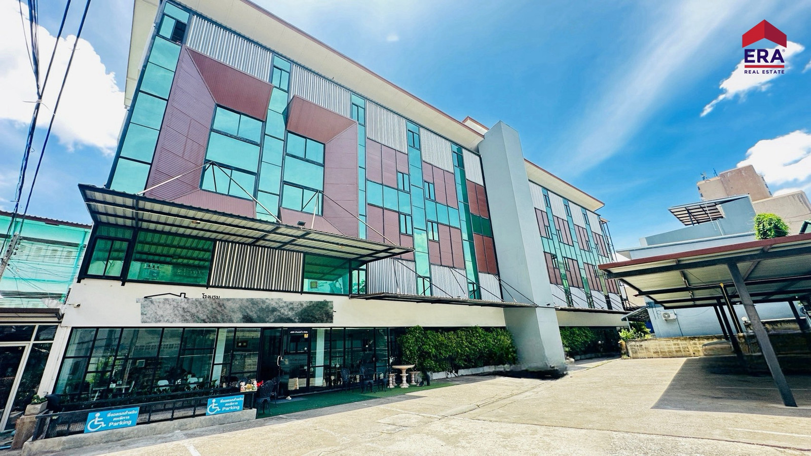ขายโรงแรม ใจกลางเมืองพิษณุโลก พร้อมดำเนินกิจการต่อรับรายได้ทันที เนื้อที่ 327.70 ตารางวา พื้นที่ใช้สอยกว่า 1 พันตารางเมตร ถนนพระองค์ขาว ซอย 4 ตำบลในเมือง อำเภอเมือง จังหวัดพิษณุโลก ราคาขาย 57,000,000 บาท ขายโรงแรม ใจกลางเมืองพิษณุโลก พร้อมดำเนินกิจการต่อรับรายได้ทันที เนื้อที่ 327.70 ตารางวา พื้นที่ใช้สอยกว่า 1 พันตารางเมตร ถนนพระองค์ขาว ซอย 4 ตำบลในเมือง อำเภอเมือง จังหวัดพิษณุโลก ราคาขาย 57,000,000 บาท