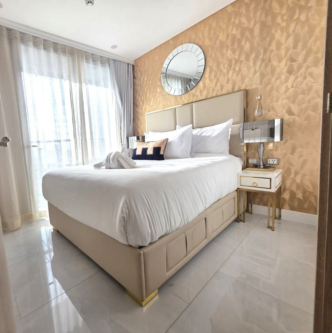 BOOK NOW!! Luxury Beachfront Condo in Pattaya! Prime location near Walking Street, shopping areas !! Sale or Rent Copacabana Jomtien , Bang Lamung, Chonburi BOOK NOW!! Luxury Beachfront Condo in Pattaya! Prime location near Walking Street, shopping areas !! Sale or Rent Copacabana Jomtien , Bang Lamung, Chonburi