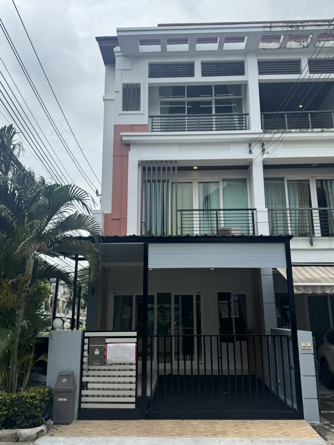 RH080126 ให้เช่า ทาวน์เฮ้าส์ 3 ชั้น หลังมุม 3 ห้องนอน at Baan Klang Muang Urbanion Rama 9-Ladprao ใกล้ MRT ลาดพร้าว RH080126 ให้เช่า ทาวน์เฮ้าส์ 3 ชั้น หลังมุม 3 ห้องนอน at Baan Klang Muang Urbanion Rama 9-Ladprao ใกล้ MRT ลาดพร้าว