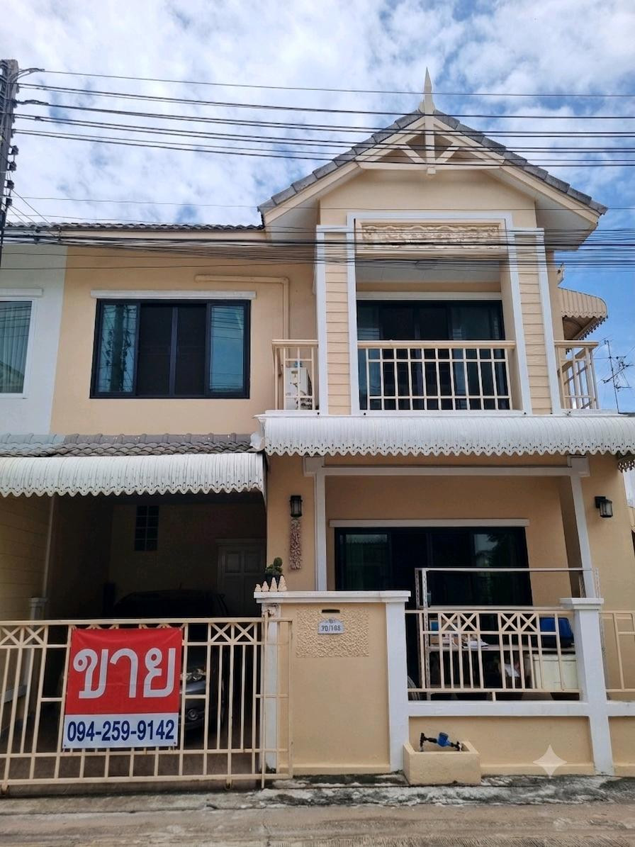 House for sale, Fah Piyarom University, beautiful corner house. House for sale, Fah Piyarom University, beautiful corner house.