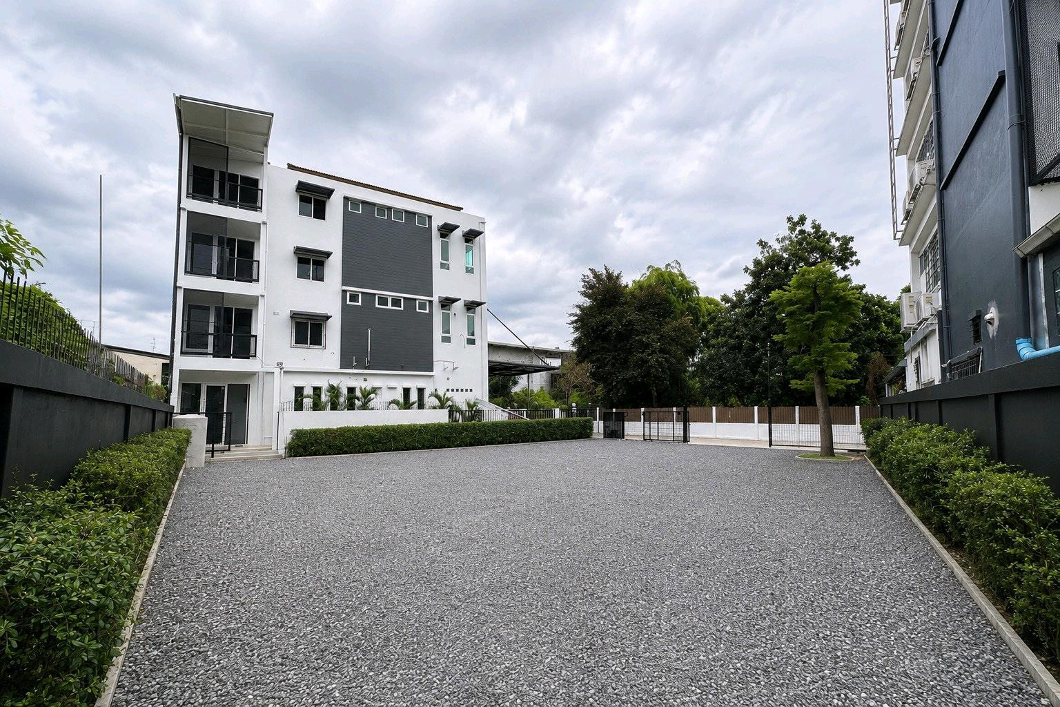 Home Office 4 Storey with private 20 cars parking, Town in Town Home Office 4 Storey with private 20 cars parking, Town in Town