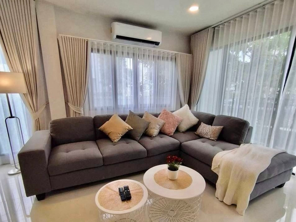 For rent/sale, 2-story detached house, Centro Bangna, Centro Bangna I, next to Mega-Bangna. Near Suvarnabhumi Airport