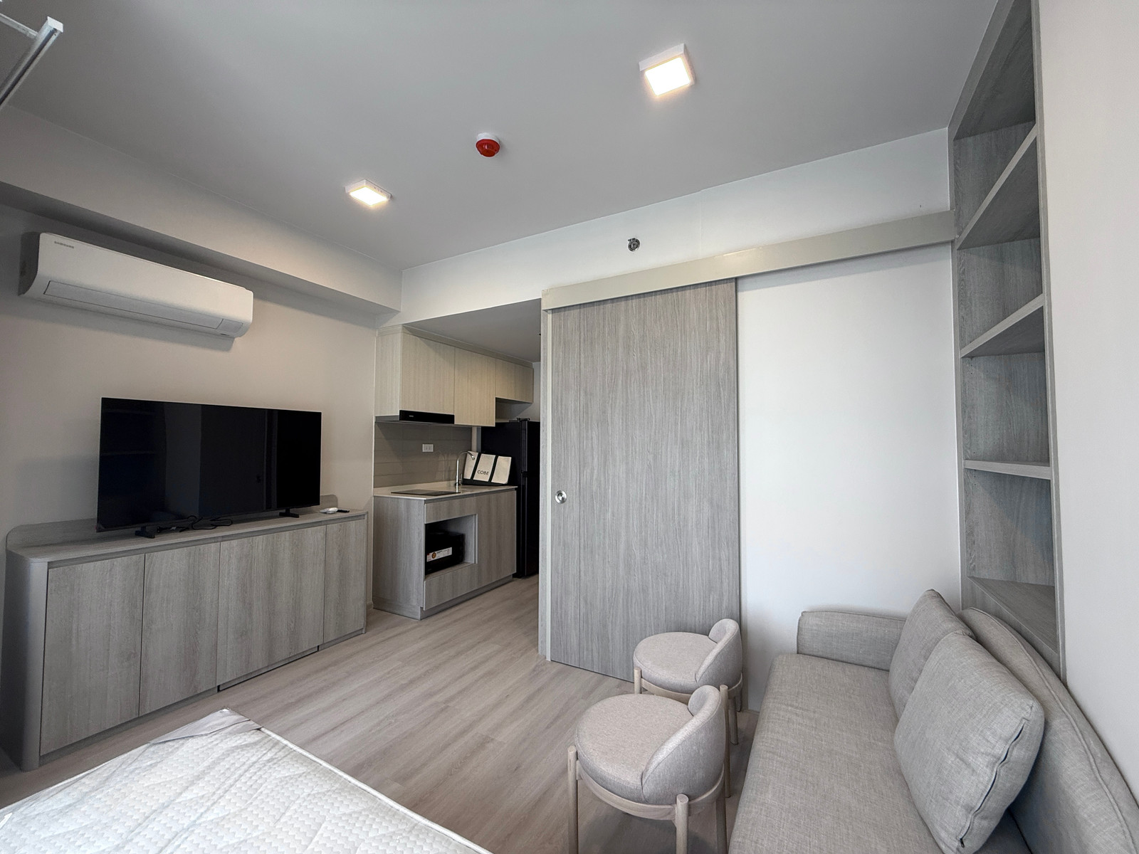 🗝️COBE Ratchada Rama9 🛏️ห้องสวย 🌐 ทำเลพระราม 9 🌤️วิวสวย 🛋️เฟอร์นิเจอร์ครบ 📺เครื่องใช้ไฟฟ้าครบ (ราคาพิเศษ) 🗝️COBE Ratchada Rama9 🛏️ห้องสวย 🌐 ทำเลพระราม 9 🌤️วิวสวย 🛋️เฟอร์นิเจอร์ครบ 📺เครื่องใช้ไฟฟ้าครบ (ราคาพิเศษ)