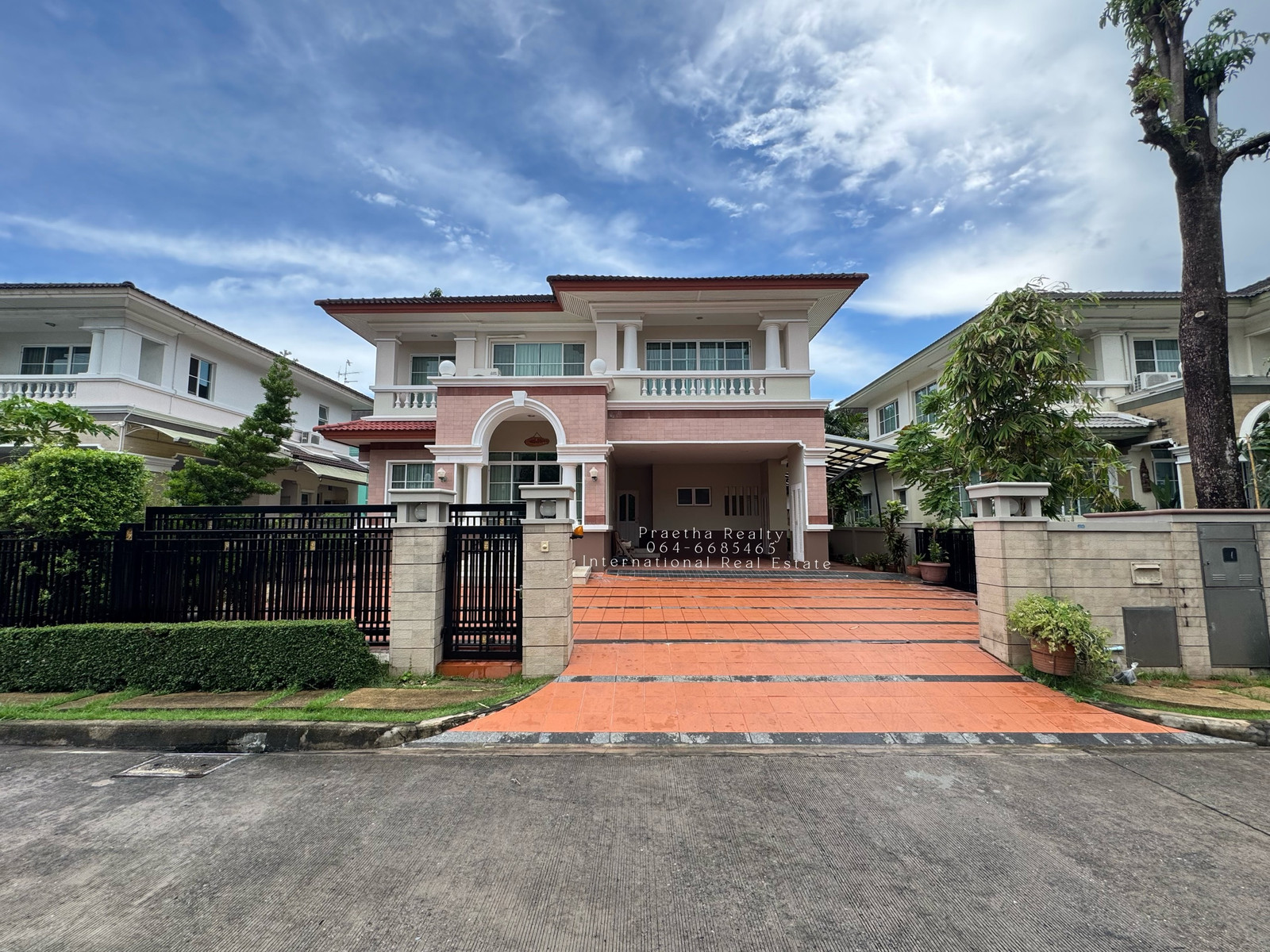 🏡 บ้านเดี่ยวให้เช่าขนาดใหญ่  นันทวัน สวนหลวง ร.9 💰 ค่าเช่าเพียง 63,000บาท/เดือน (ต่อรองได้)✨ 4 ห้องนอน 3 ห้องน้ำ📐 พื้นที่ใช้สอย 296 ตารางเมตรบ้านเดี่ยวบรรยากาศร่มรื่น เงียบสงบ รายล้อมด้วยต้นไม้ พื้นที่กว้างขวางทั้งภายในและภายนอก ให้ความเป็นส่วนตัวสูง