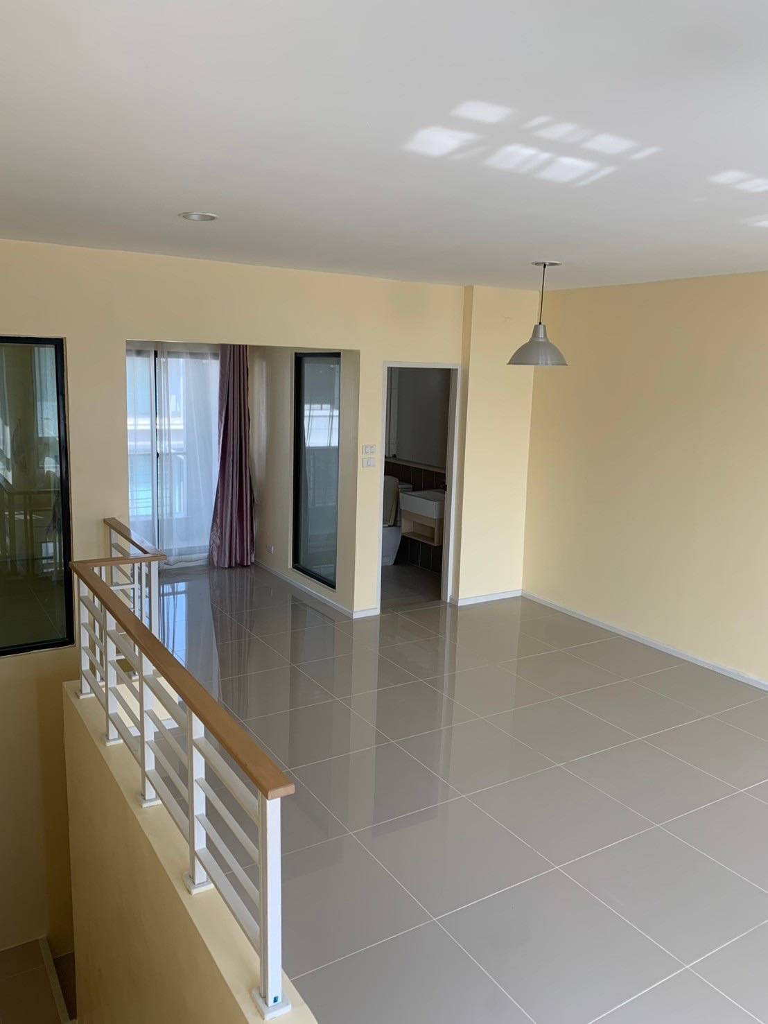 For urgent rent, 3-story townhome, Baan Klang Muang, Suksawat, next to the main road, near the expressway and Bhumibol Bridge. – รูปที่ 3