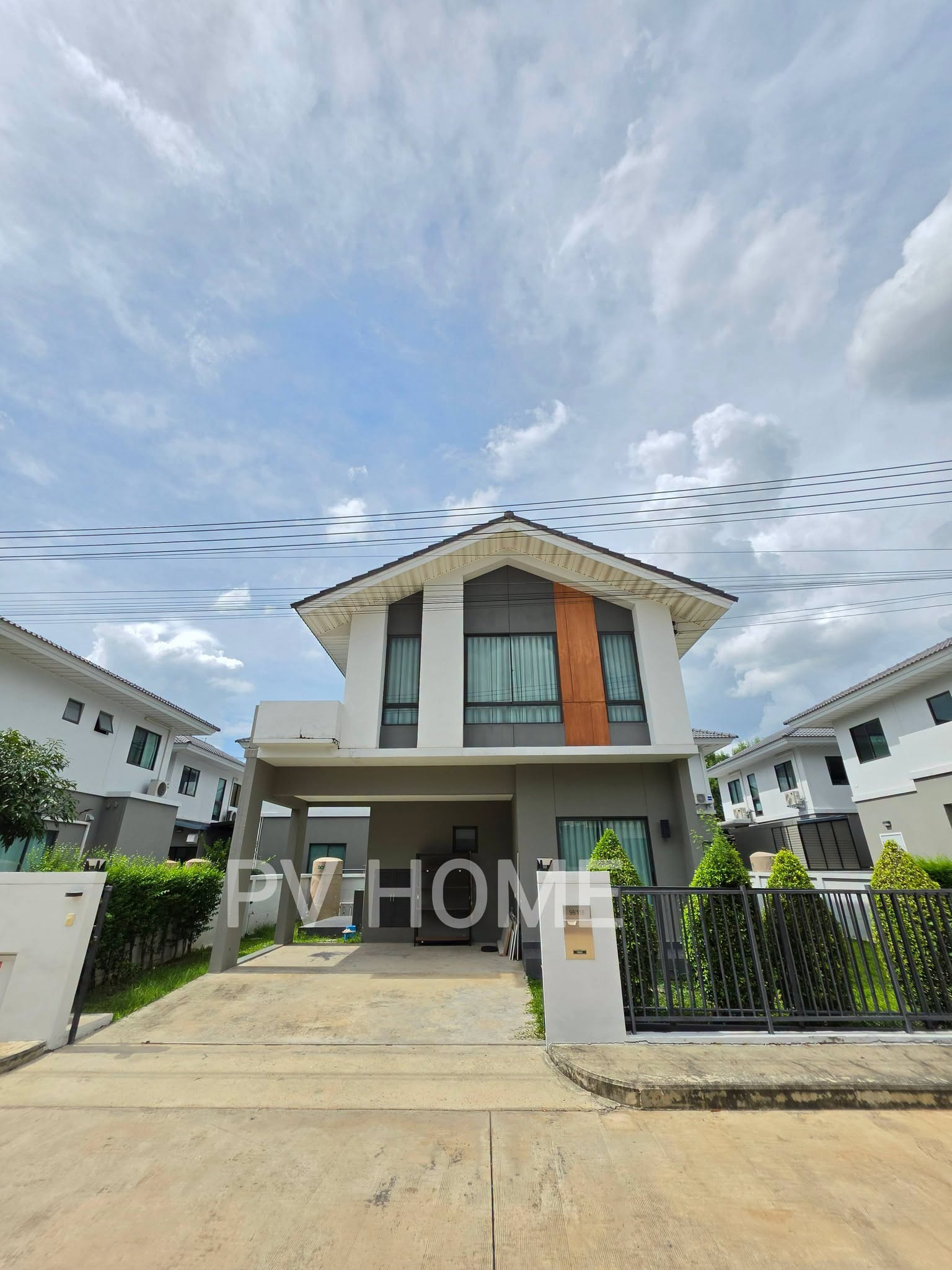 Perfect Park Ratchaphruek Village for rent - 346 houses next to the lake 🐶 Pets welcome 🐱 ✅ House available, ready to move in. Perfect Park Ratchaphruek Village for rent - 346 houses next to the lake 🐶 Pets welcome 🐱 ✅ House available, ready to move in.