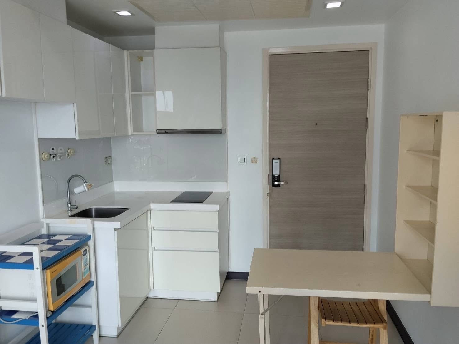 For urgent rent, 2 bedrooms, 2 bathrooms, special price (renovated room) Condolette ize ratchatewi