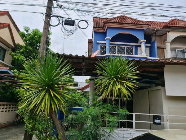 Corner townhome