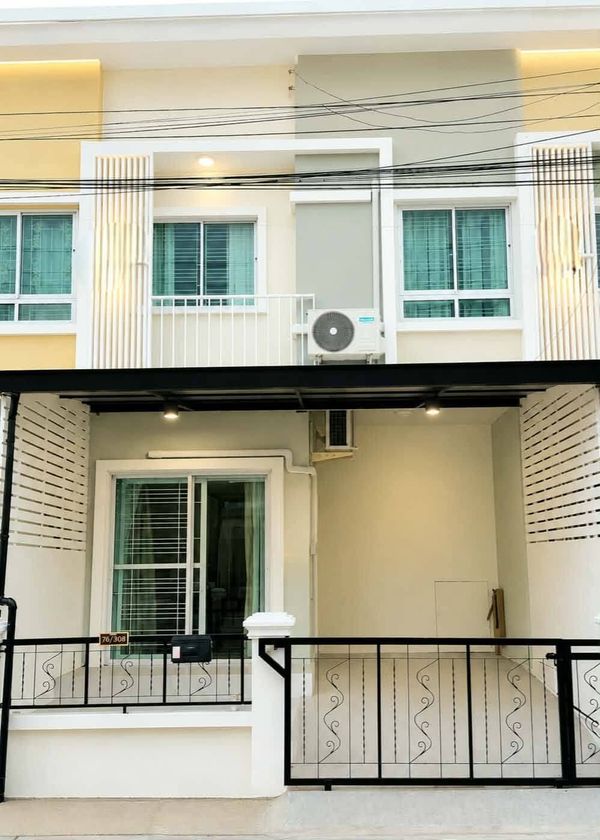 📢 2-story townhome for sale, Niran Ville Village 16, location Soi Wat Sriwaree Noi. Connect Bangna-Trad Whole house renovated ✅ Decorated and ready to move in