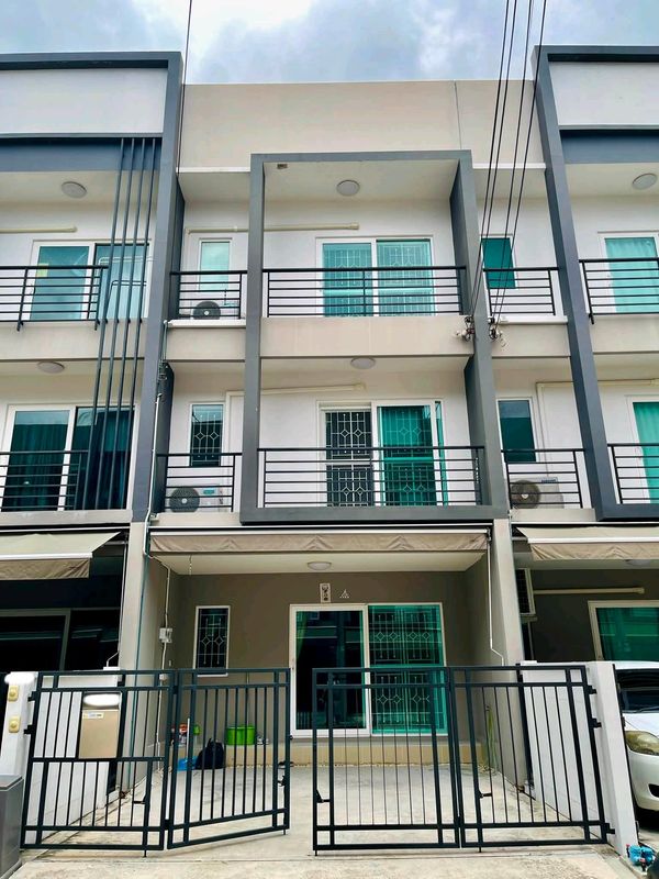 ✨ ทาวน์โฮม 3 ชั้น บ้านใหม่มาก พร้อมอยู่ ทำเลศักยภาพ เดินทางสะดวก พร้อมระบบชาร์จรถยนต์ไฟฟ้า