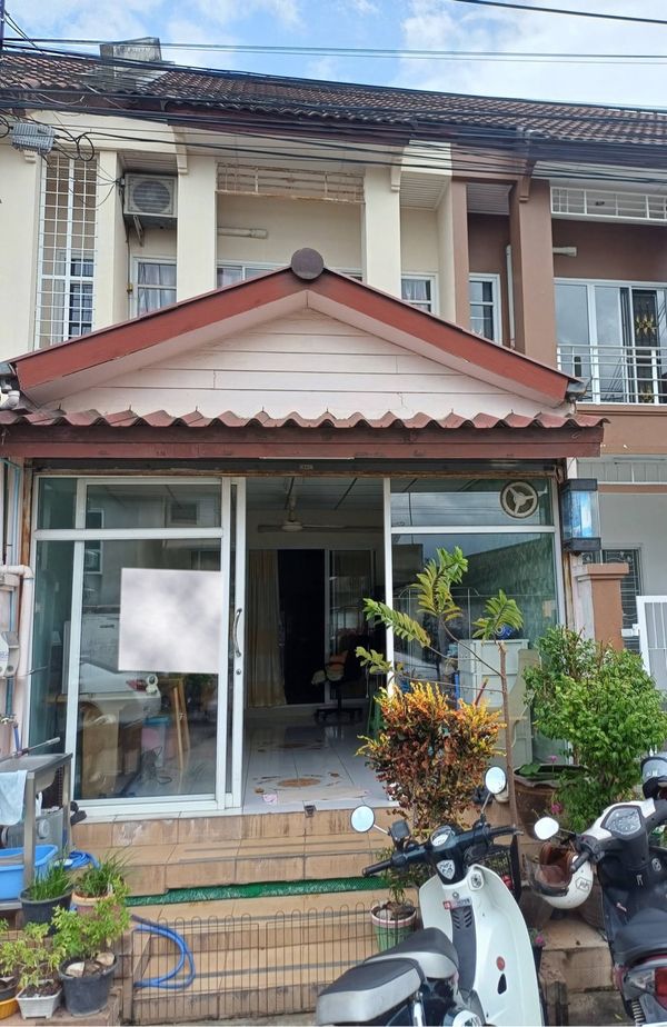 📢 2-story townhouse for sale, Thanapirom Village 69, renovated, beautifully decorated ✅ Ready to move in, free transfer fee. Connects Phetkasem and Ekachai-Bang Bon.
