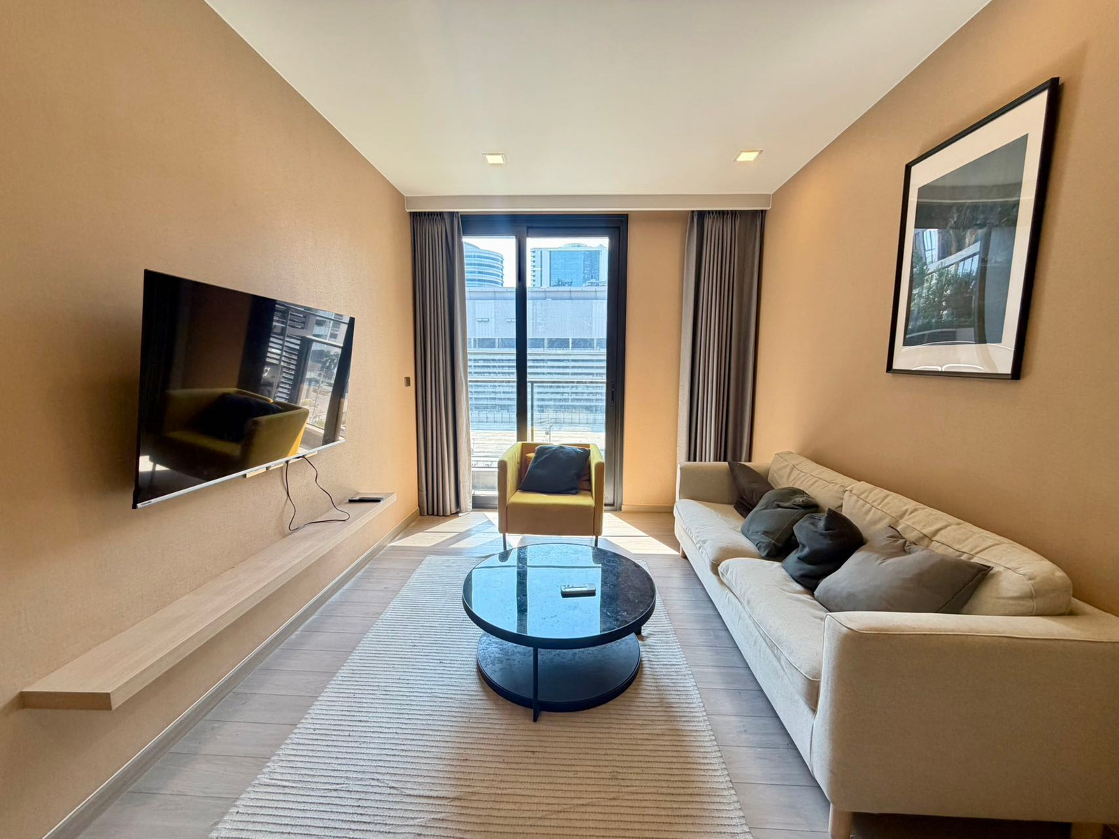 For rent!!! | One9Five | Luxury high-rise condominium in the heart of the New CBD, just minutes from MRT Rama 9 Station✨
