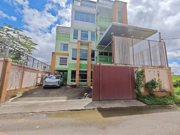 HR3706 Office building / home office for rent, 4 and a half floors, Soi On Nut 66 | Area 484 sq m., parking for 7 cars, near MRT Srinakarin.
