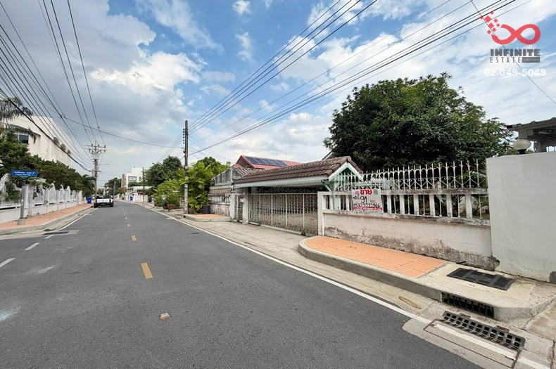 ขายบ้านเดี่ยว 91 ตร.ว. ถนนแจ้งวัฒนะ หมู่บ้านสวนพงษ์เพชร แจ้งวัฒนะ 43 (สหกรณ์การบินไทย) ใกล้รถไฟฟ้าสายสีชมพู สถานีอิมแพ็คเมืองทองธานี