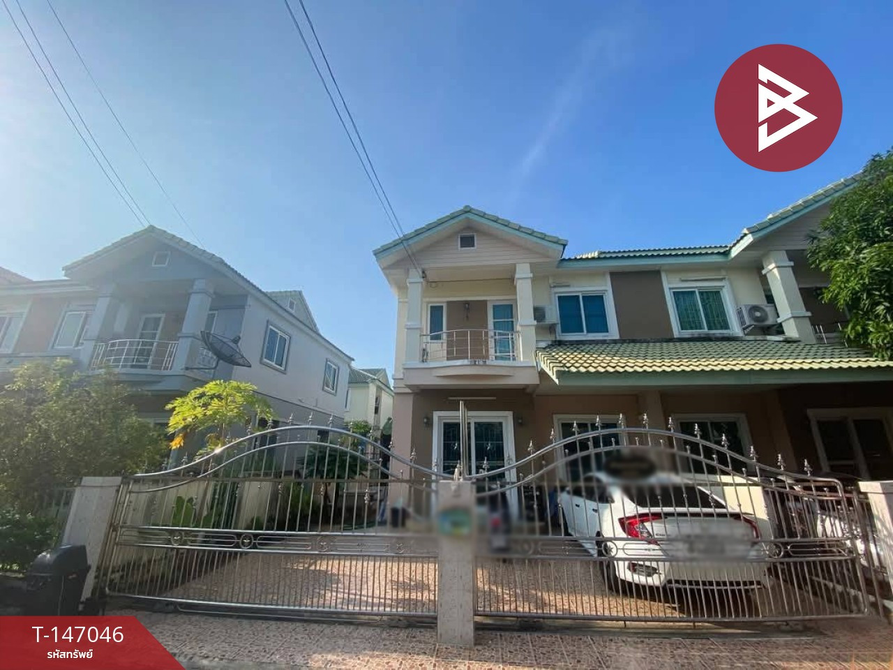 Semi-detached house for sale, Sinsap Village 1, Rangsit-Khlong 4, Pathum Thani.