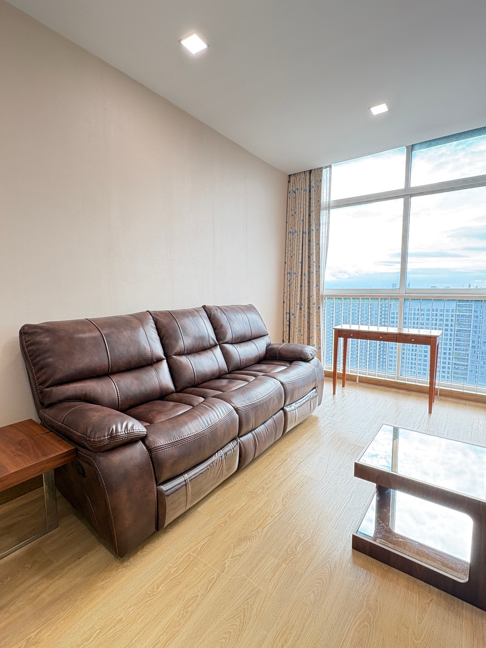 ห้องใหญ่ 2 ห้องนอน วิวสวยชั้นสูง ห้องสะอาด พร้อมอยู่ – รูปที่ 3