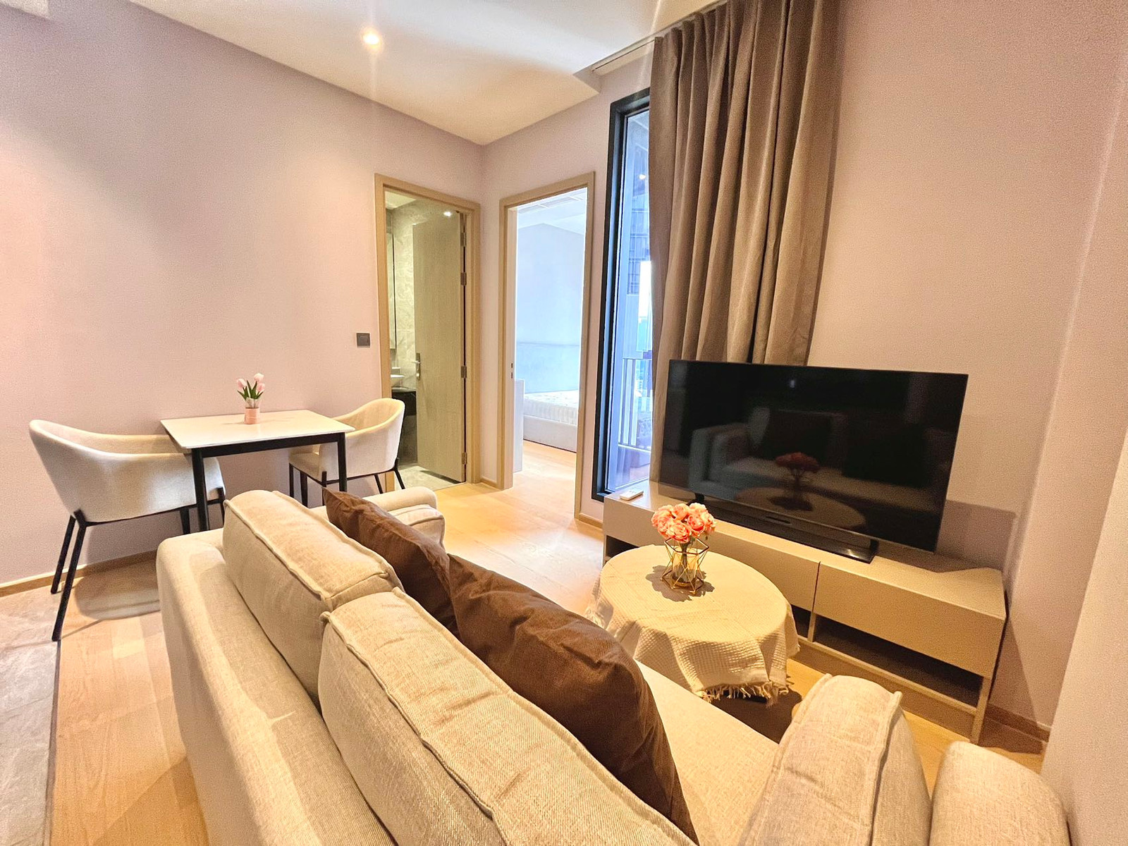 For Rent!!! | Ashton Asoke – Rama 9 | Premium luxury high-rise condominium in the heart of Rama 9, just minutes from MRT Rama 9 Station and surrounded by shopping malls, office towers, and lifestyle destinations.✨
