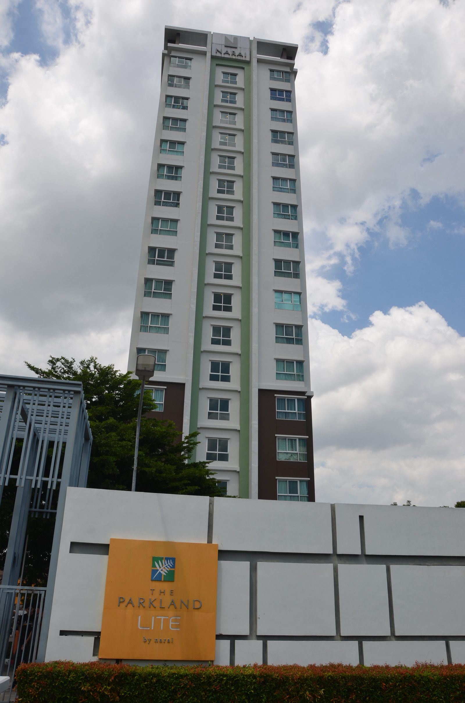 พร้อมอยู่ ห้อง 60 ตรม. ห้องนอนใหญ่ ห้องนั่งเล่นกว้างขวาง The Parkland Lite Sukhumvit- Paknam ใกล้ BTS