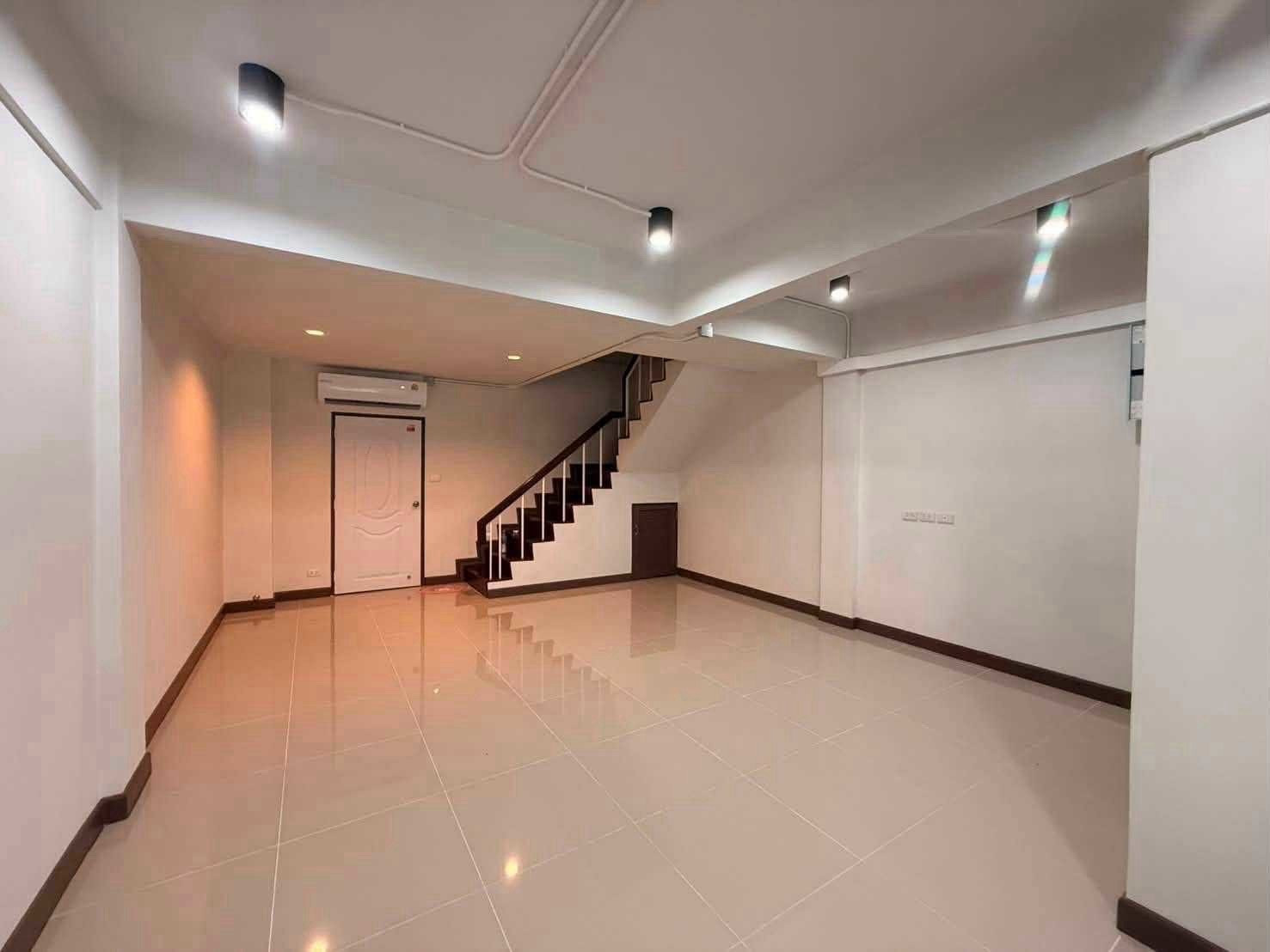 ให้เช่า Home Office อินทามระ17 🏫💰💰Intamara 17 出租家庭辦公室 – รูปที่ 2