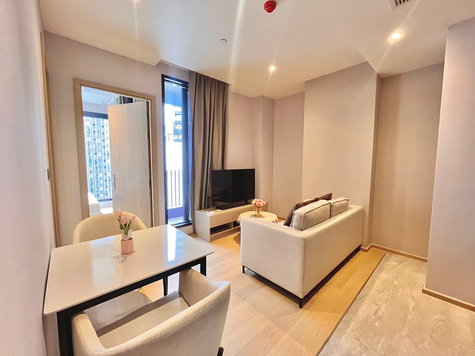 For Rent!!! | Ashton Asoke – Rama 9 | Premium luxury high-rise condominium in the heart of Rama 9, just minutes from MRT Rama 9 Station and surrounded by shopping malls, office towers, and lifestyle destinations.✨ – รูปที่ 2