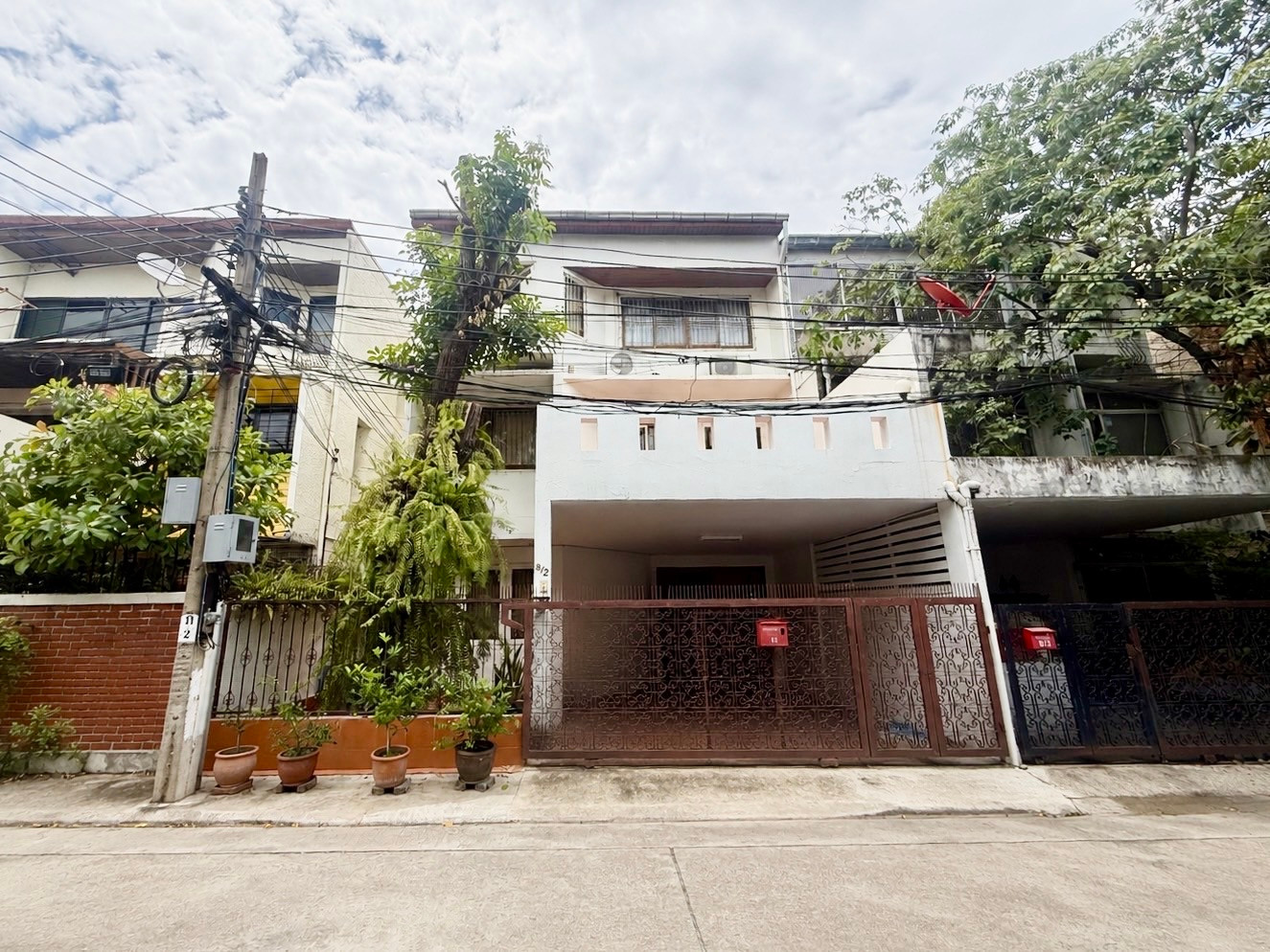 ขายบ้านสวย 3 ชั้นพร้อมอยู่ ซอยศูนย์วิจัย-เพชรบุรี47-พระราม9 ทำเลใจกลางเมือง ใกล้โรงพยาบาลกรุงเทพ