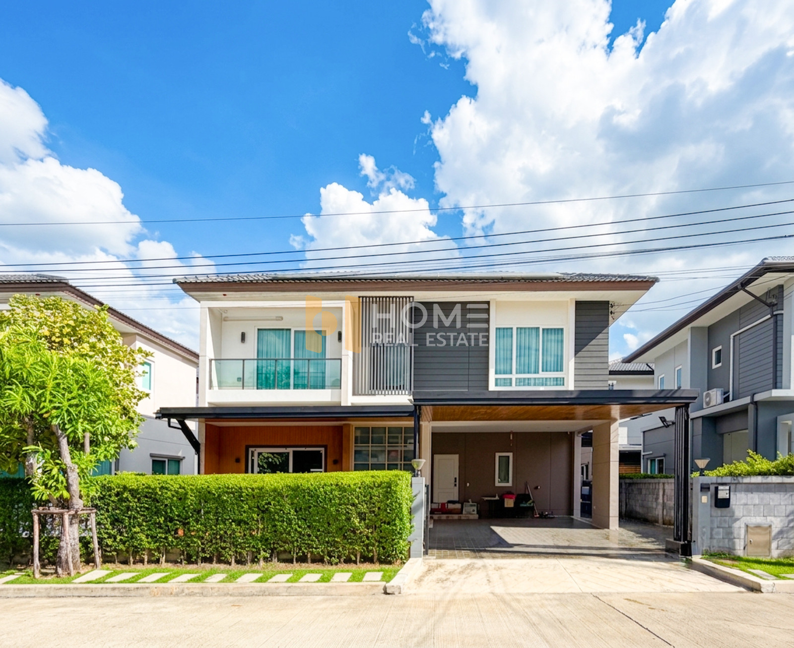 ☀️ Detached house with full solar panel system, only 2 km from MRT. 🏡 Centro Sathorn - Kallapaphruek / 4 Bedrooms (FOR SALE) BALL417 ☀️ Detached house with full solar panel system, only 2 km from MRT. 🏡 Centro Sathorn - Kallapaphruek / 4 Bedrooms (FOR SALE) BALL417