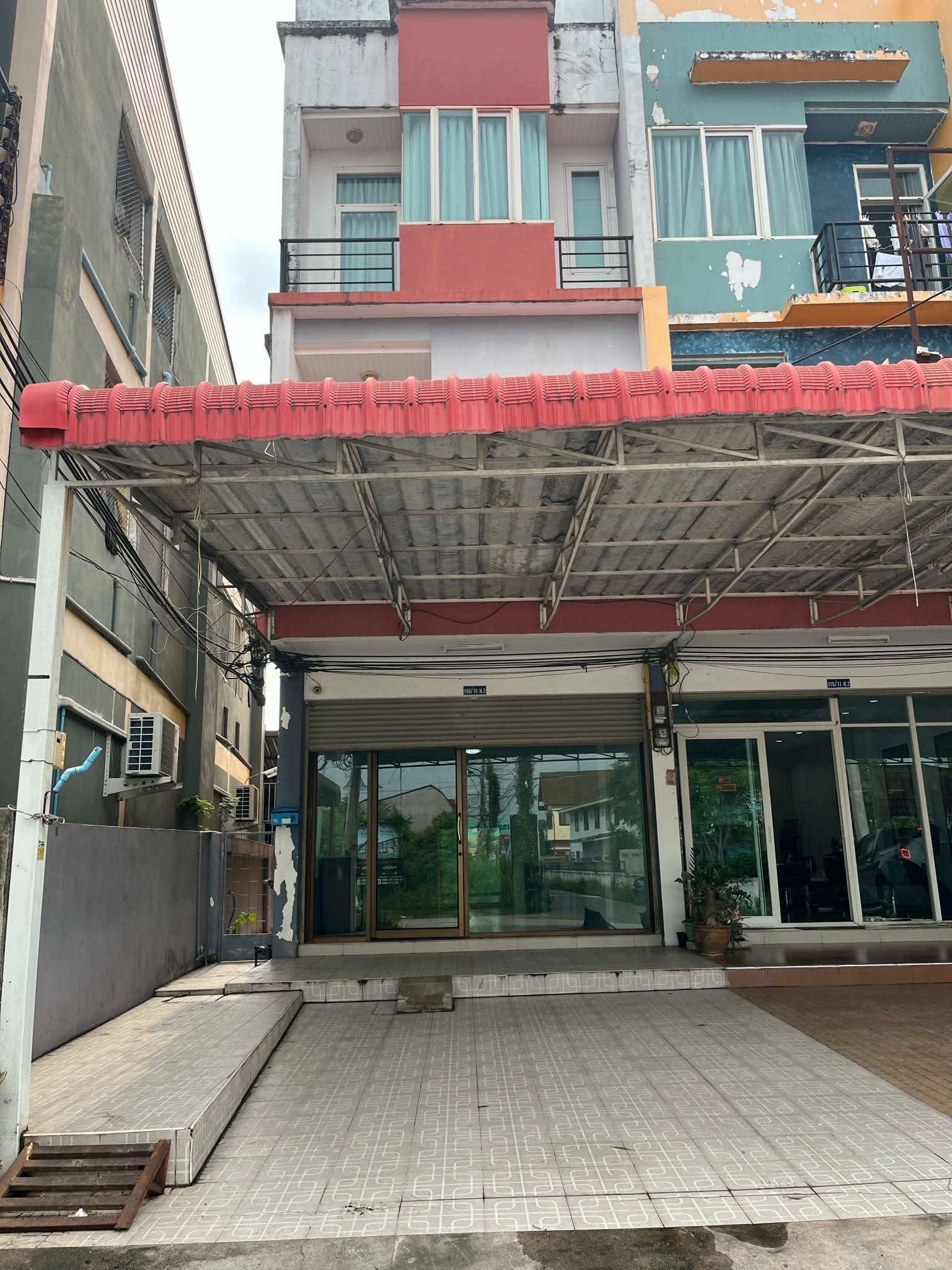 ขายอาคารพาณิชย์ 3 ชั้น ห้องริม ขนาด 31 ตร.ว ซอยศรีราชา-หนองค้อ ซอย 10 ต.สุรศักดิ์ อ.ศรีราชา จ.ชลบุรี ขายอาคารพาณิชย์ 3 ชั้น ห้องริม ขนาด 31 ตร.ว ซอยศรีราชา-หนองค้อ ซอย 10 ต.สุรศักดิ์ อ.ศรีราชา จ.ชลบุรี