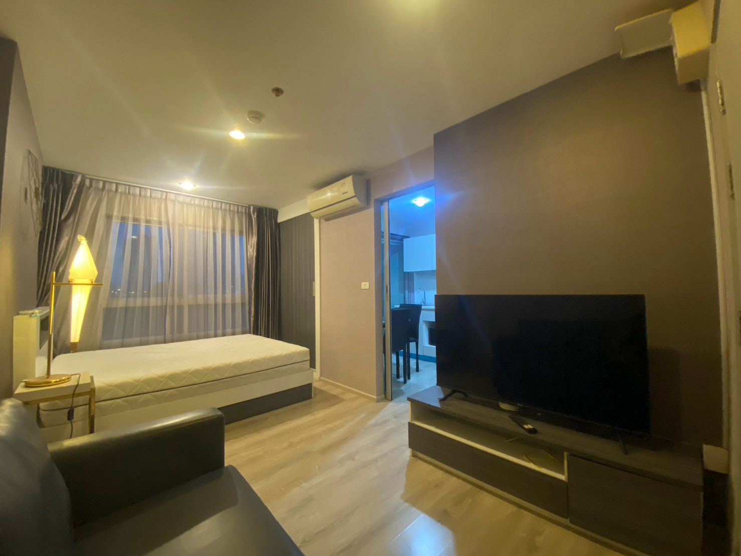 Ready to move in 10/8/69 * For rent 9,500 (studio) * Chewathai Phetkasem 27 * !! Near Bang Wa BTS station * Boat 088-398-3835