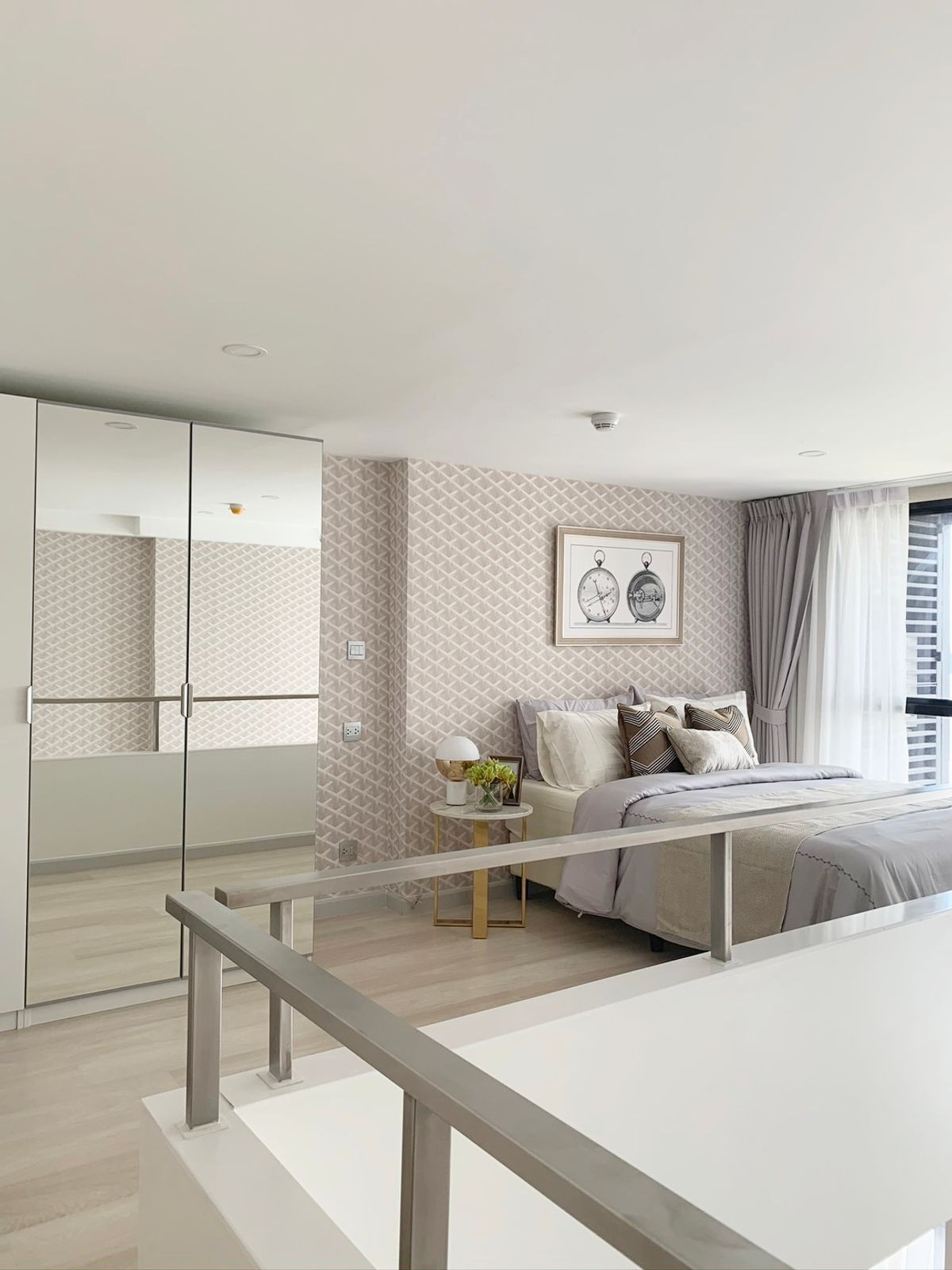(Accept co ag) Best price for rent Knightbridge prime Sathorn not affected by the earthquake. Luxury condo in the heart of Sathorn, Duplex room 45 sq m., 39th floor, near BTS Chong Nonsi and BRT Akhan Songkhro, convenient to Siam 064-974-2441
