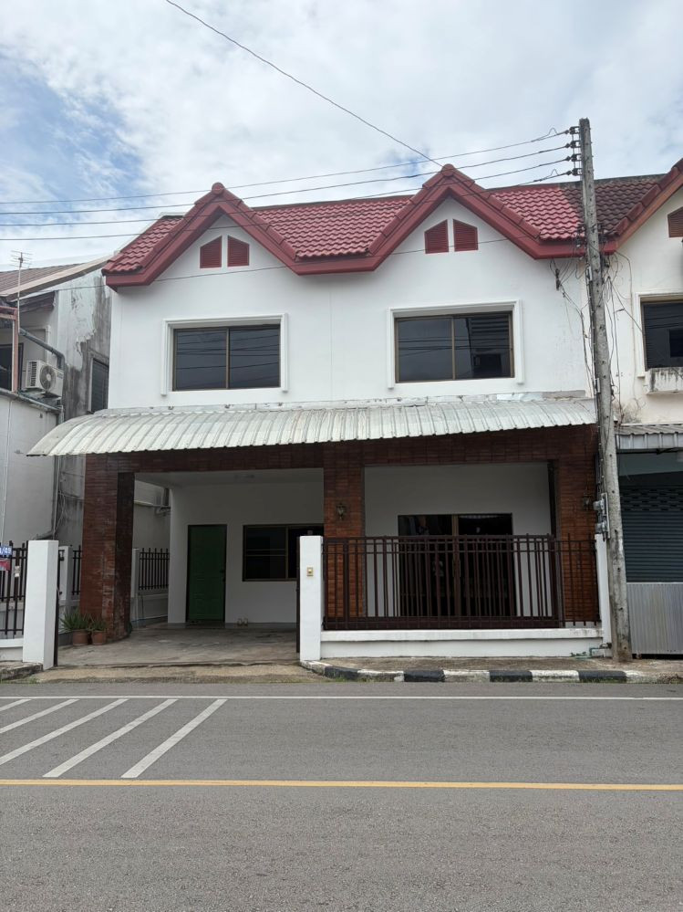 ขายทาวน์เฮาส์ 2 ชั้น หมู่บ้านวรุณนิเวศน์ พร้อมเข้าอยู่ ทำเลดี ใกล้ เซ็นทรัล เชียงใหม่ แอร์พอร์ต ขายทาวน์เฮาส์ 2 ชั้น หมู่บ้านวรุณนิเวศน์ พร้อมเข้าอยู่ ทำเลดี ใกล้ เซ็นทรัล เชียงใหม่ แอร์พอร์ต