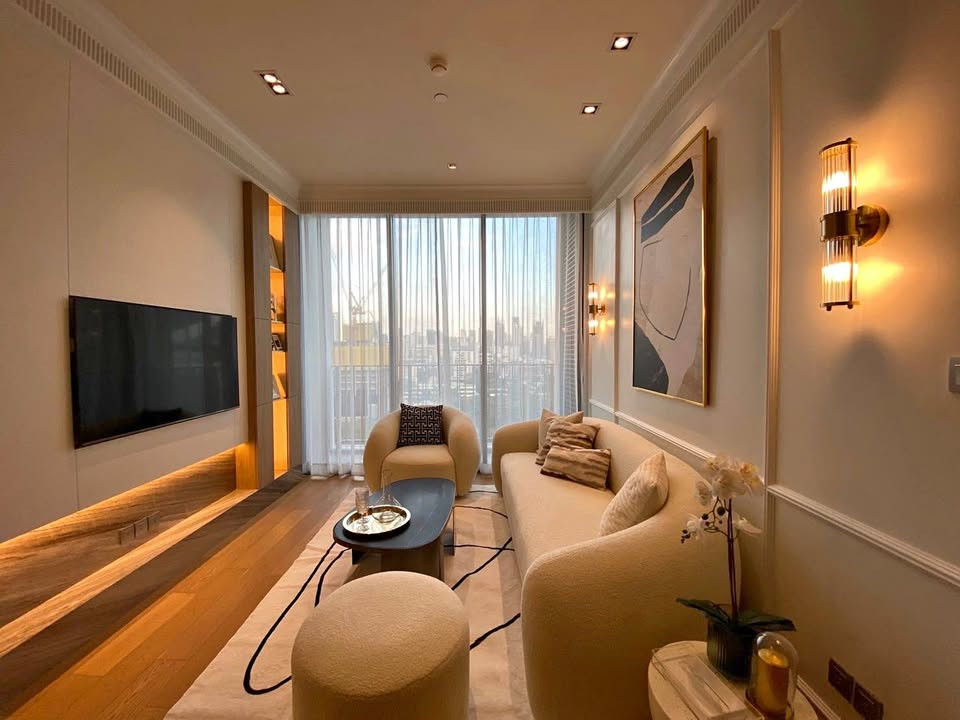 ✨28 Chidlom ✨250m to🚄 BTS Chidlom 🏙️Spacious & Airy High Ceiling ✨28 Chidlom ✨250m to🚄 BTS Chidlom 🏙️Spacious & Airy High Ceiling