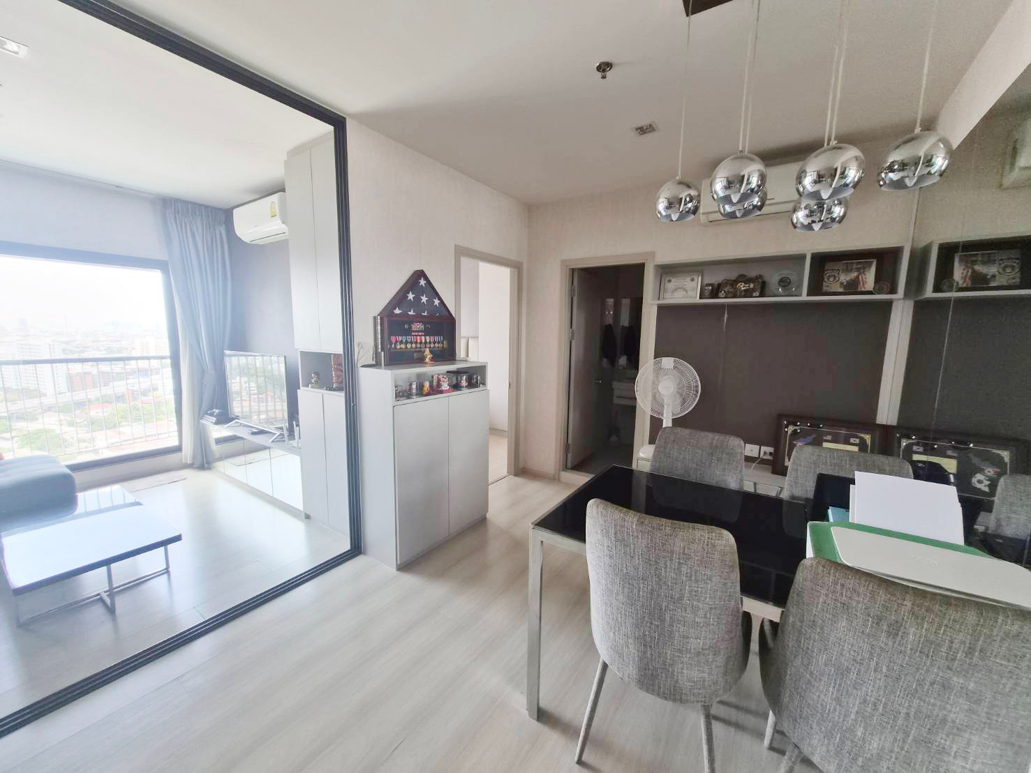 Urgent sale, Life Sukhumvit 48, Building S, 25th floor, 1 bedroom, 1 bathroom, 1 living room, 1 kitchen. Urgent sale, Life Sukhumvit 48, Building S, 25th floor, 1 bedroom, 1 bathroom, 1 living room, 1 kitchen.