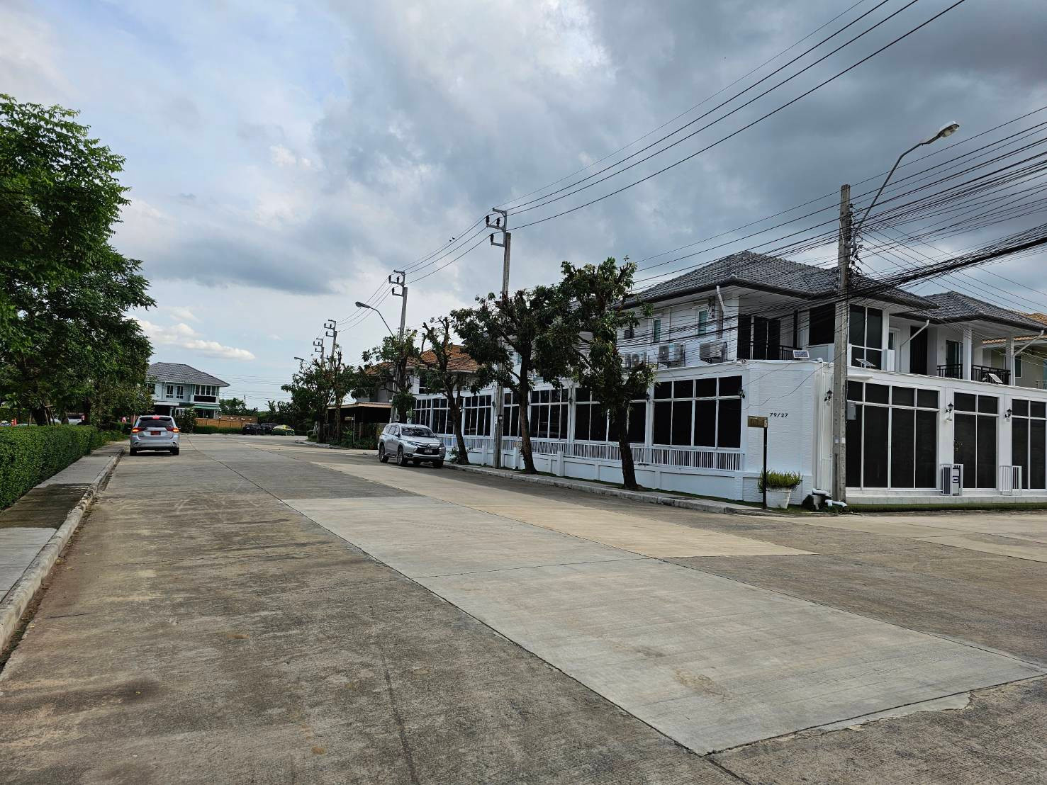 Large house for rent, D Line Add Scene Watcharapol Sai Mai, 150 wa, 1000 square meters, has 10 bedrooms, 10 bathrooms. Next to the entrance to Watcharaphon Chaturachote Expressway. Large house for rent, D Line Add Scene Watcharapol Sai Mai, 150 wa, 1000 square meters, has 10 bedrooms, 10 bathrooms. Next to the entrance to Watcharaphon Chaturachote Expressway.
