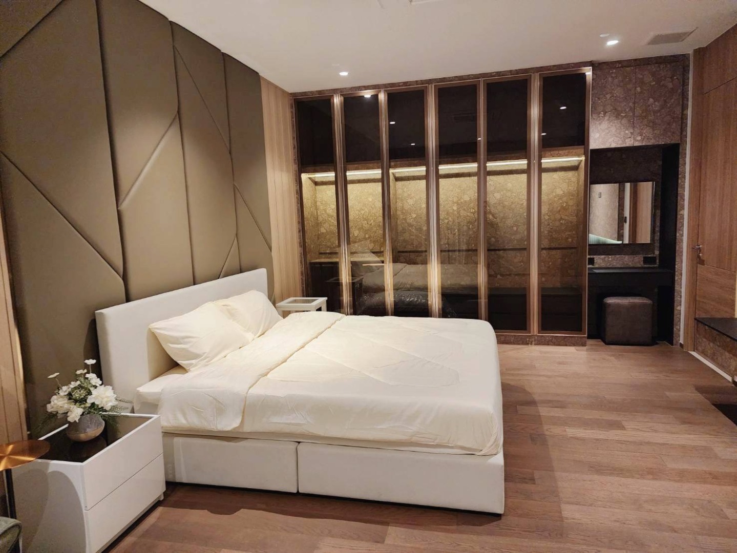 🔥For Sale or Rent Immediately+🔥 Hyde Park Garden, near Don Mueang Airport. Fully furnished and ready to move in.