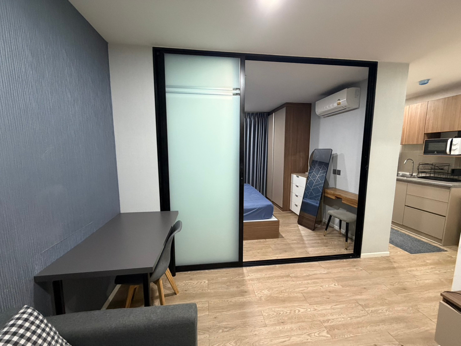 🏡 For rent 𝗞𝗔𝗩𝗘 𝗧𝗢𝗪𝗡 𝗦𝗣𝗔𝗖𝗘 | Building B, 1st floor | Separate kitchen | 28 sq m. ✨