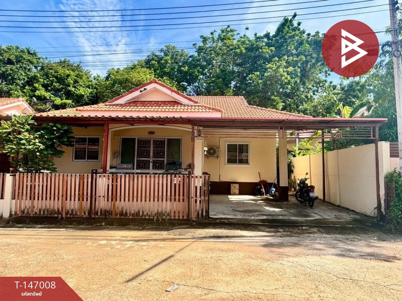 Single house for sale Samakkhi Village 45, Sattahip, Chonburi, ready to move in. Single house for sale Samakkhi Village 45, Sattahip, Chonburi, ready to move in.