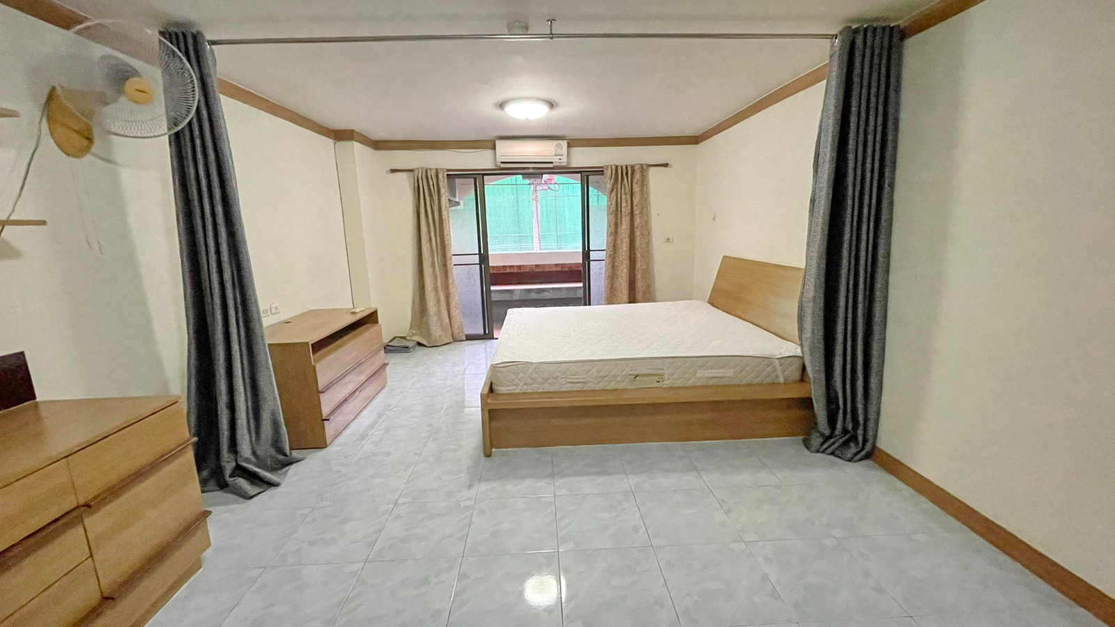 Condo for rent, Champs Elysees Srisamarn. Condo for rent, Champs Elysees Srisamarn.