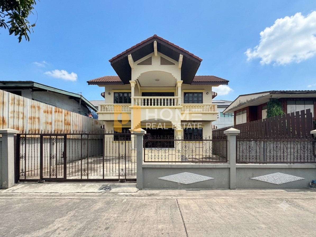 🏡 Urgent Sale! Detached house at townhome price, newly renovated and ready to move in 🏡 Detached house On Nut 66 / 3 Bedrooms (FOR SALE) FAS042 🏡 Urgent Sale! Detached house at townhome price, newly renovated and ready to move in 🏡 Detached house On Nut 66 / 3 Bedrooms (FOR SALE) FAS042