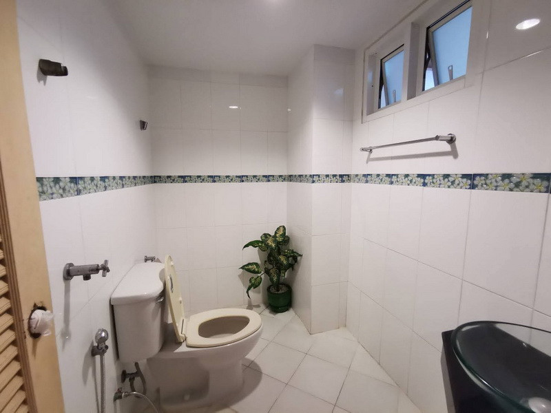 Nice Townhouse for Sale Land size 28 sqw., Sukhumvit Soi 39 – รูปที่ 4