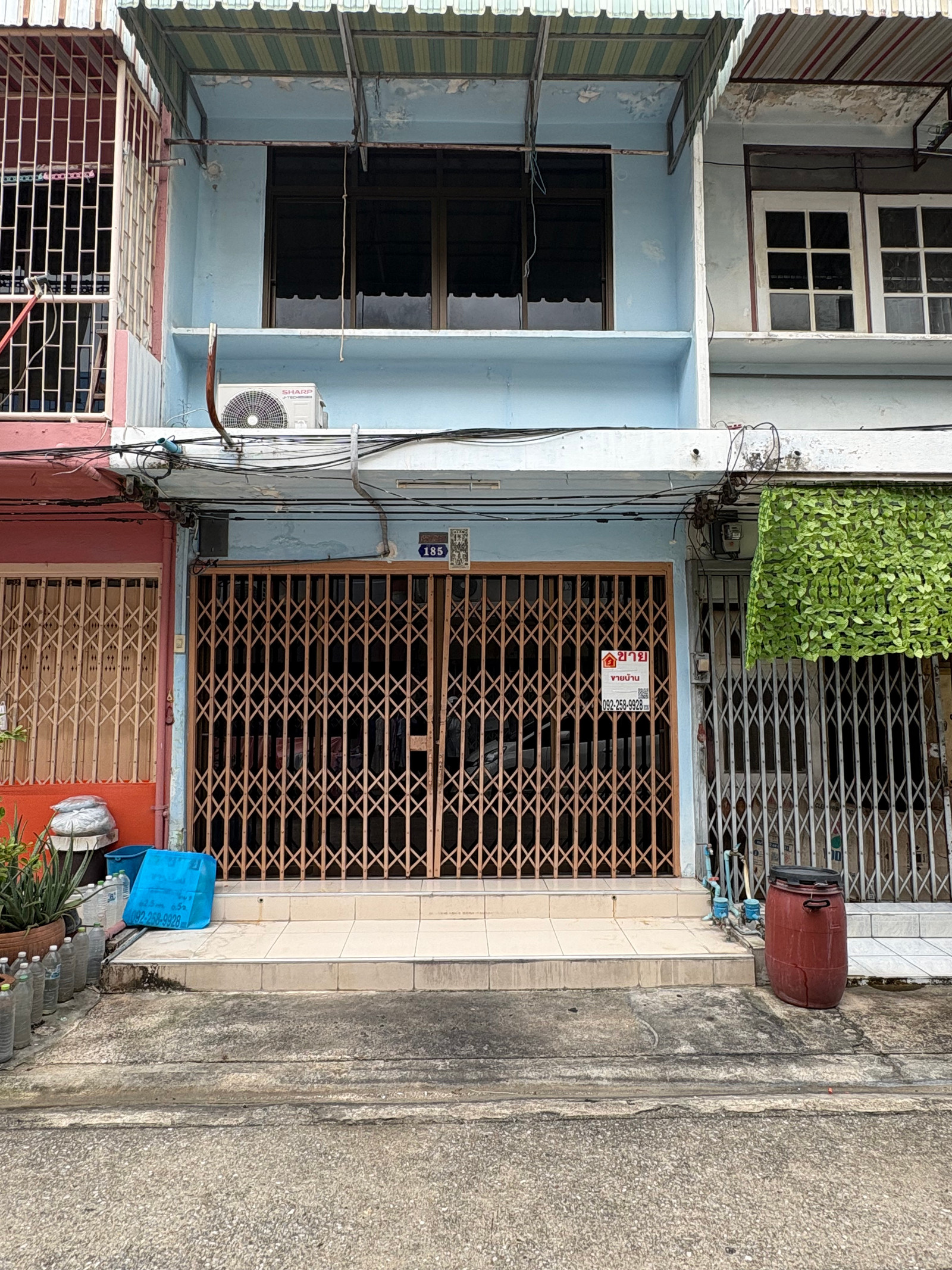 Townhouse for sale, Sathorn District, Chan Road, Soi 18/7, Intersection 14, size 9.6 sq m, 2 bedrooms, 2 bathrooms, good condition, ready to move in, price 3.3 million.