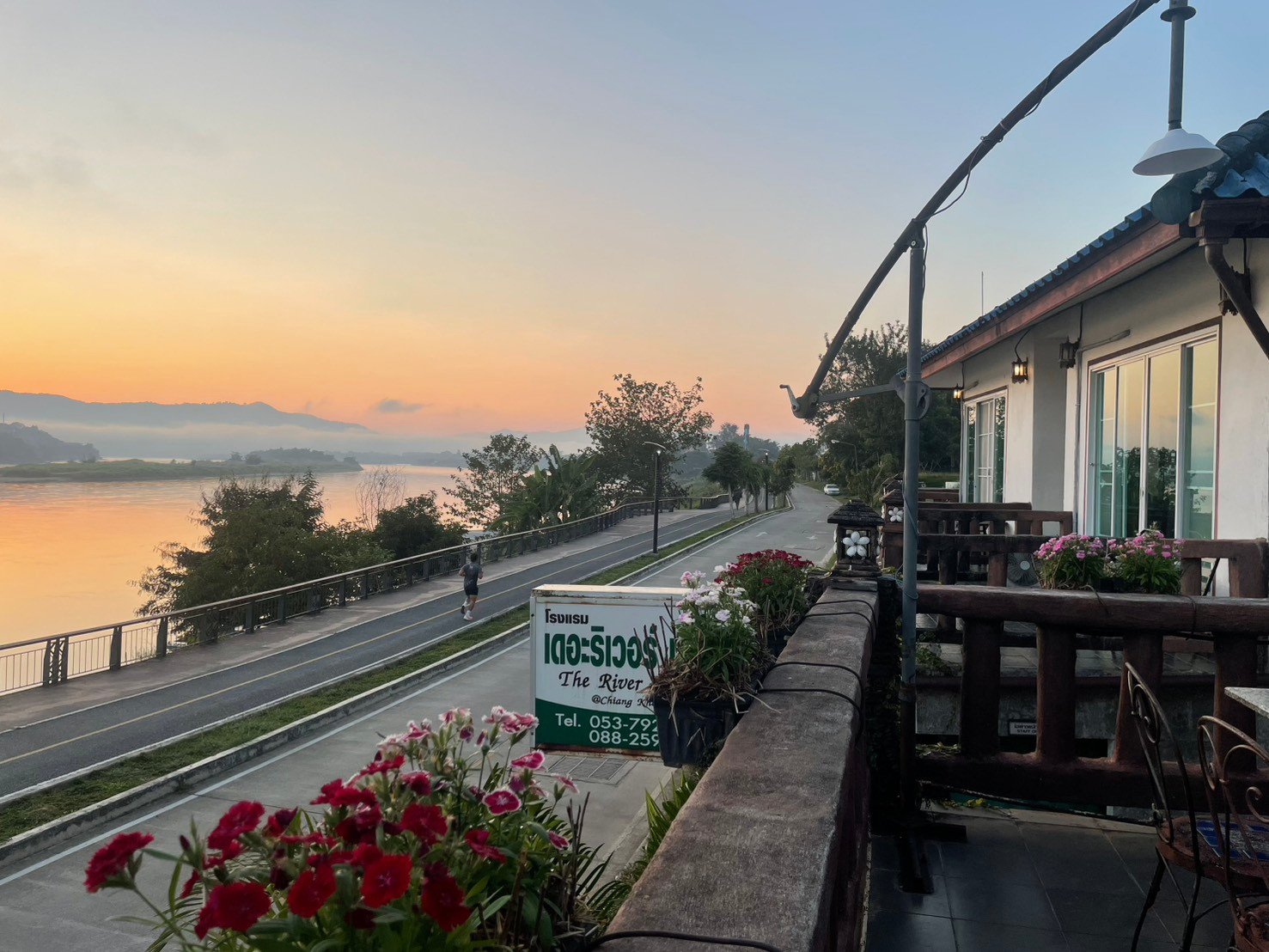 ขายกิจการโรงแรมติดแม่น้ำโขง ทำเลทอง ใจกลางเชียงของ จังหวัดเชียงราย – รูปที่ 2