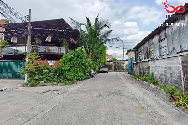 Land for sale, 23 sq m., Seri Thai Road, Soi Seri Thai 43, intersection 1, corner plot, near the Yellow Line.